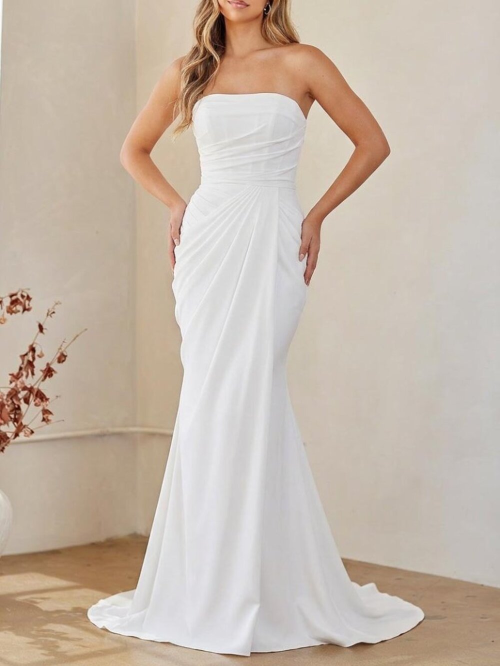 NEW WHITE STRAPLESS WEDDING DRESS. FITTED PLEATED CORSET STYLE BRIDAL GOWN